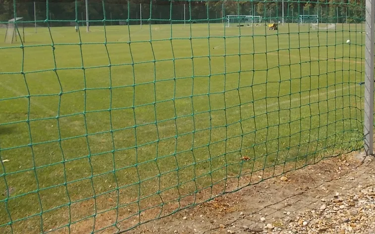 法国城市社区球场与训练场实拍（输出模式的经济学）